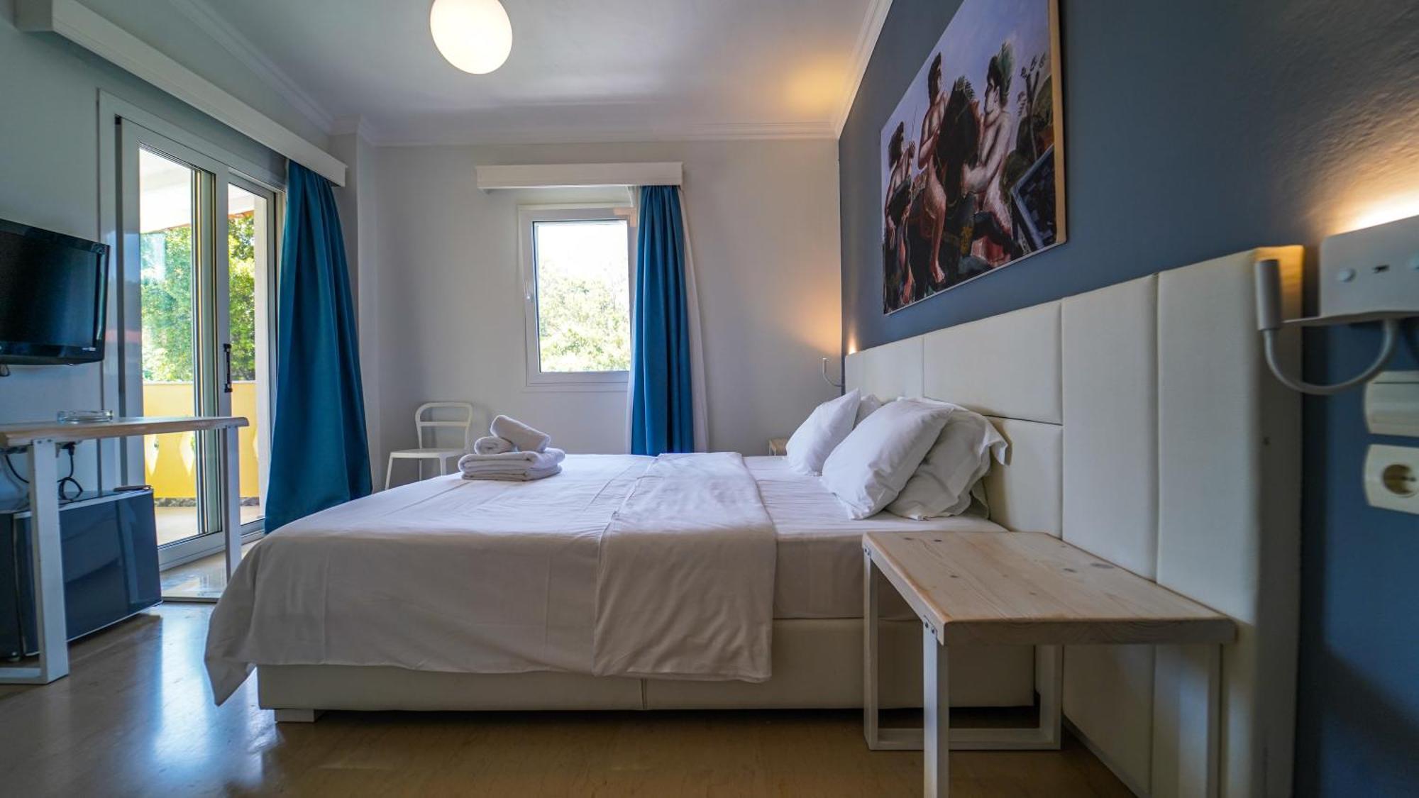Cape North West Hotel Парга Екстериор снимка