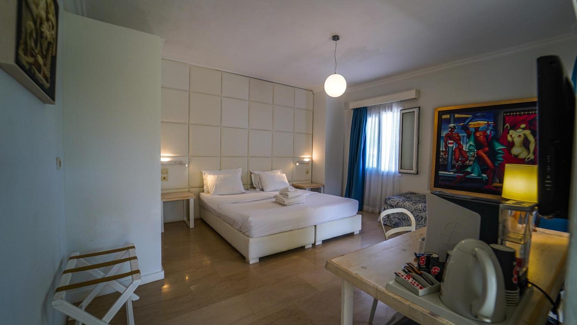 Cape North West Hotel Парга Екстериор снимка